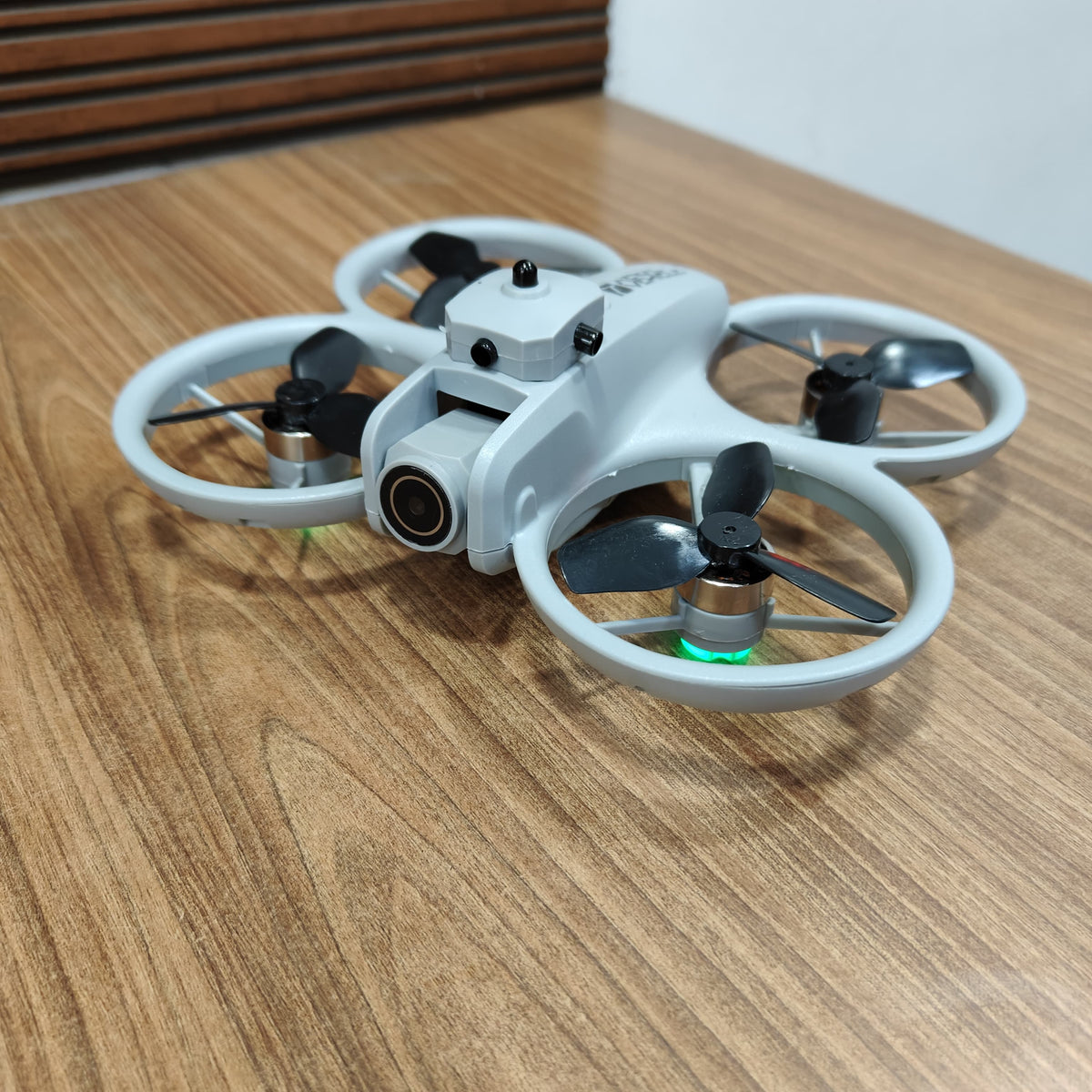 Mini Neo V2 Drone with 4.5 Inch Display Controller & Brushless Motor | DJI Mini 2 Style Drone Under ₹4000